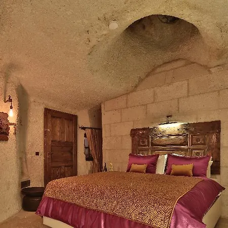 The Owl Cave Γκόρεμε