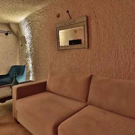 The Owl Cave Γκόρεμε