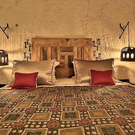 The Owl Cave Hotel 3*